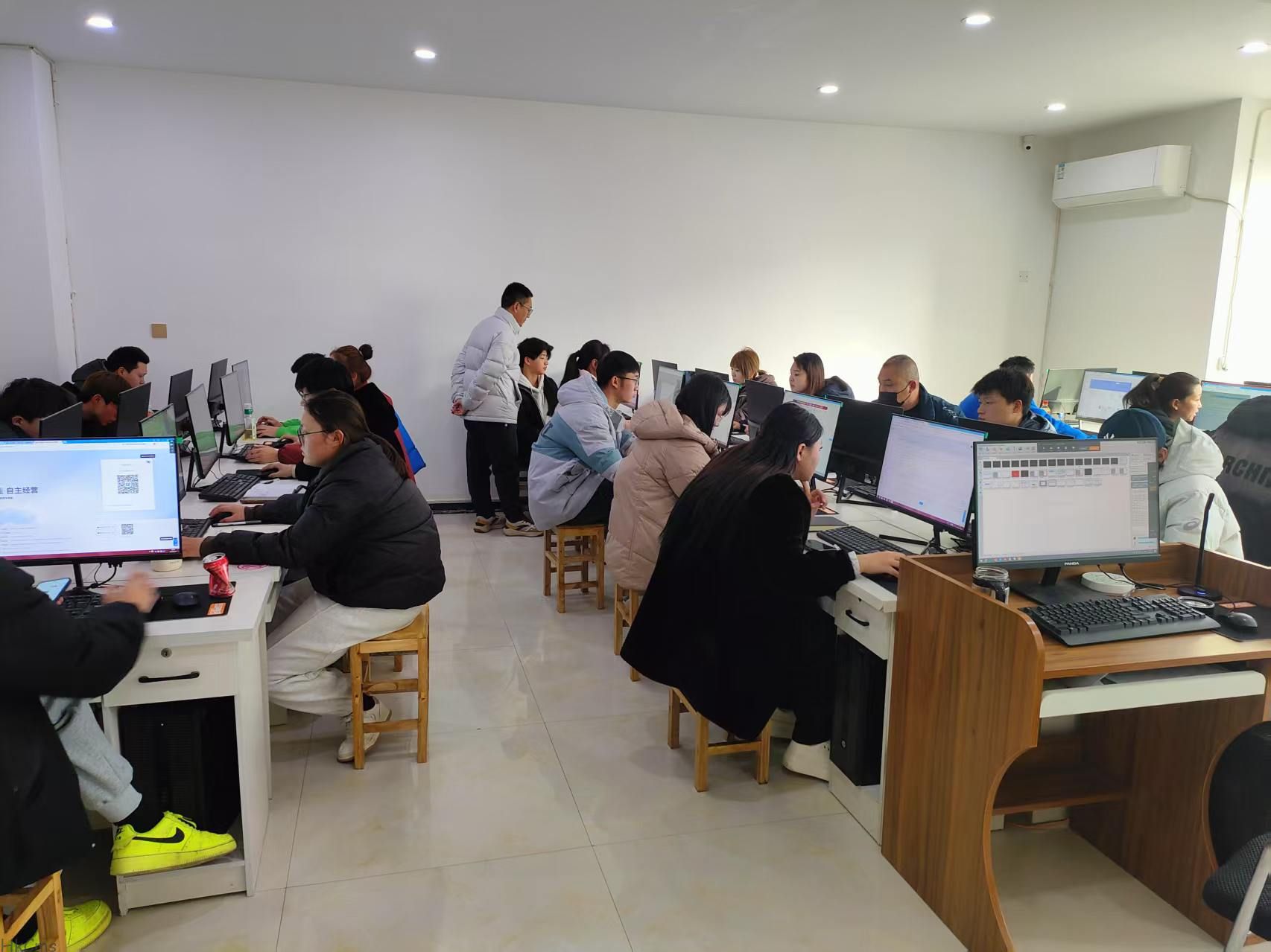 清河跨境电商园举办抖音小店知识培训会